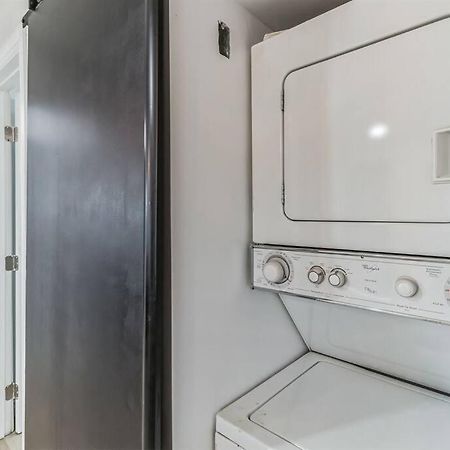 Modern City Ranch 3 Bdrm Family Home Access By Dirt Road Palmdale Exterior photo